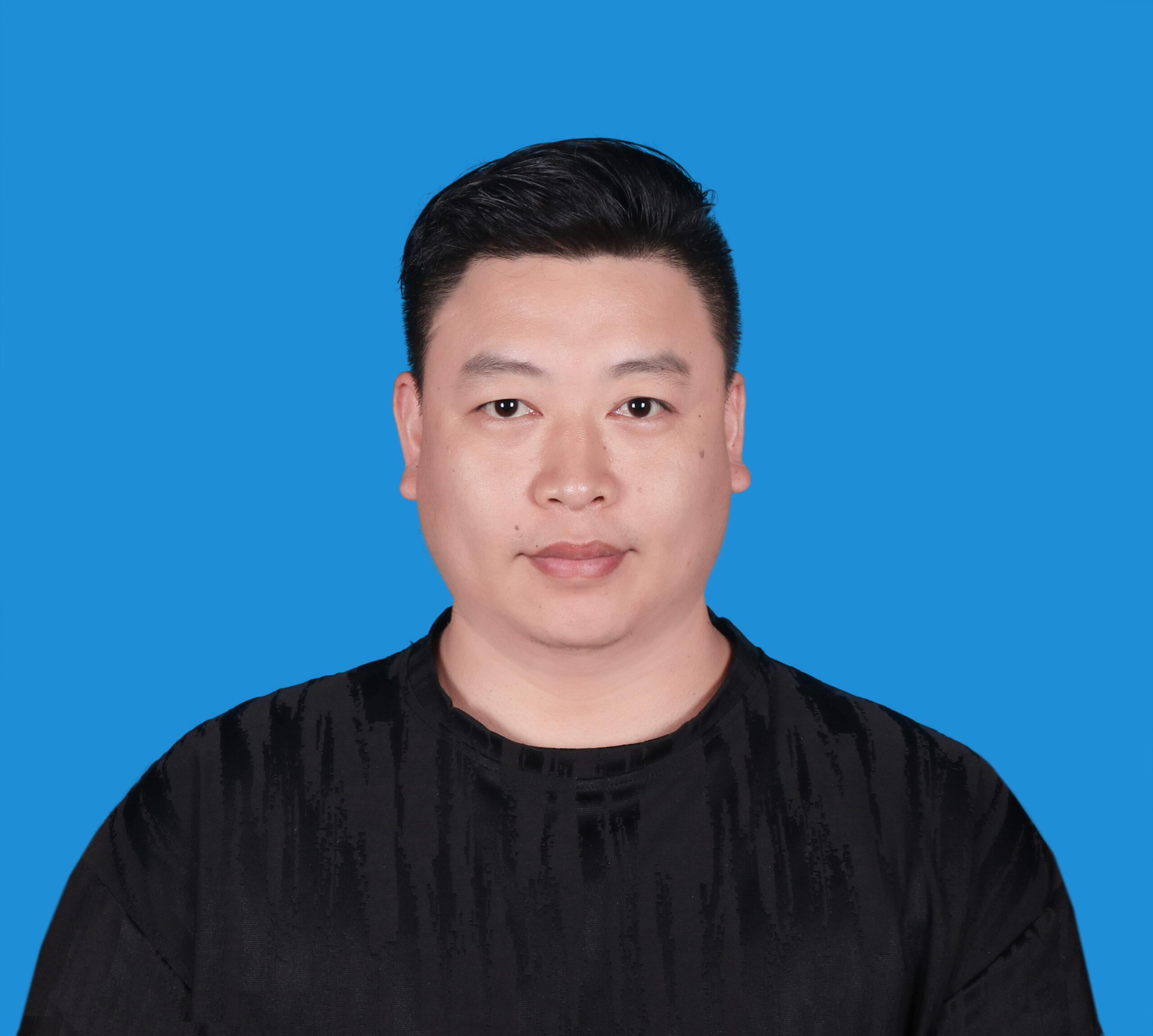 常务副会长：何志锋